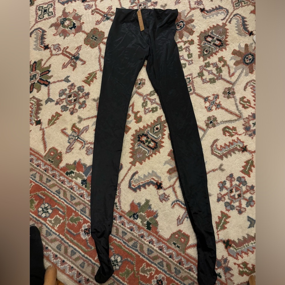 SKIMS Black Leggings